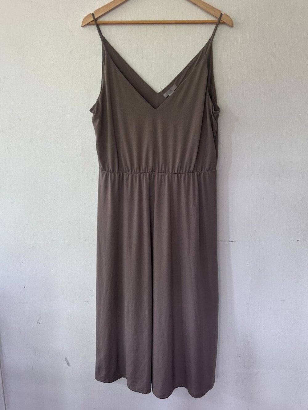 H&M Maxi Fit and Flare Dress Large Gray V-neck Minimalist V-neck Dark Romantic